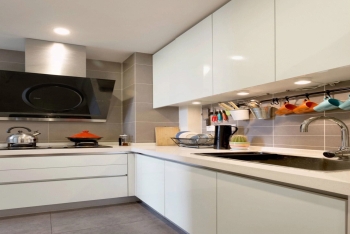 2024整體櫥柜定制怎么做？如何避免廚房定制櫥柜使用周期變短？