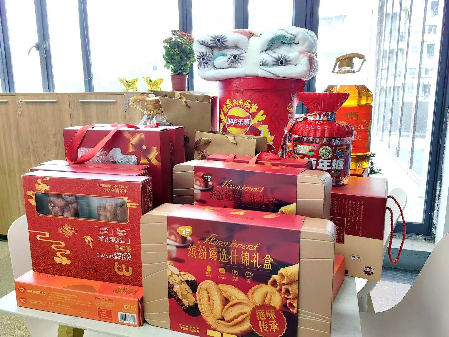 紅紅火火過新年，九龍龘龘迎新春